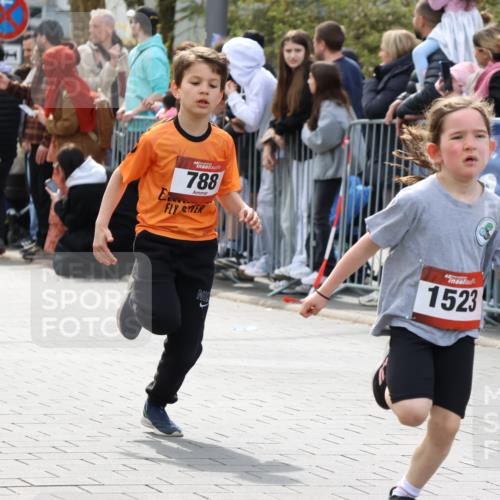 12.04.2026 - 45. Internationalen Wilhelmsburger Insellauf Strokosch-Dieckow http://msf.ph/oto/9489661 12.04.2026 14:08:11 Ziel 1523, 788, 1510 meine-sportfotos.de