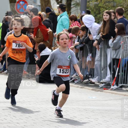 12.04.2026 - 45. Internationalen Wilhelmsburger Insellauf Strokosch-Dieckow http://msf.ph/oto/9489664 12.04.2026 14:08:10 Ziel 1508, 1523, 788 meine-sportfotos.de