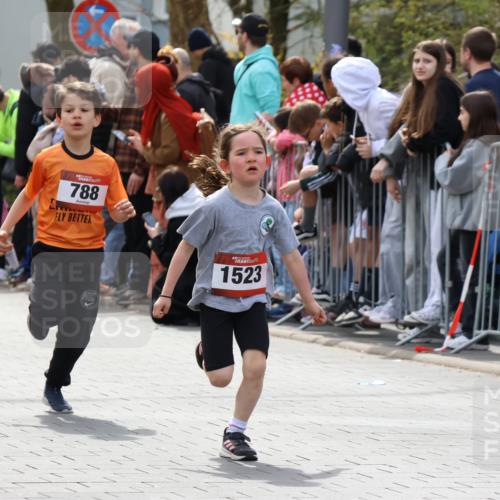 12.04.2026 - 45. Internationalen Wilhelmsburger Insellauf Strokosch-Dieckow http://msf.ph/oto/9489665 12.04.2026 14:08:10 Ziel 1508, 1523, 788 meine-sportfotos.de