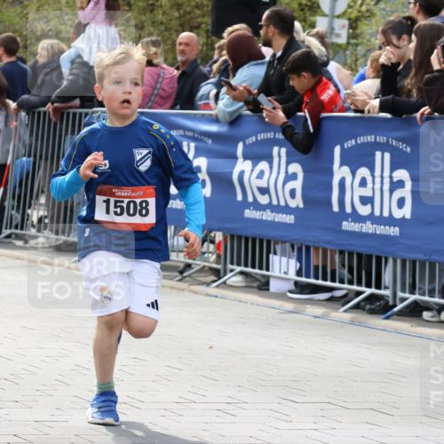 12.04.2026 - 45. Internationalen Wilhelmsburger Insellauf Strokosch-Dieckow http://msf.ph/oto/9489679 12.04.2026 14:08:04 Ziel 15, 1508 meine-sportfotos.de