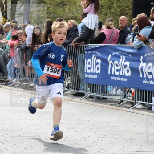 12.04.2026 - 45. Internationalen Wilhelmsburger Insellauf Strokosch-Dieckow http://msf.ph/oto/9489684 12.04.2026 14:08:04 Ziel 15, 1508 meine-sportfotos.de