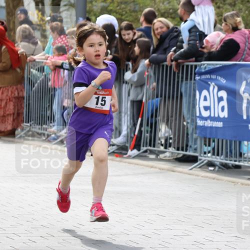 12.04.2026 - 45. Internationalen Wilhelmsburger Insellauf Strokosch-Dieckow http://msf.ph/oto/9489692 12.04.2026 14:08:00 Ziel 15, 1508 meine-sportfotos.de