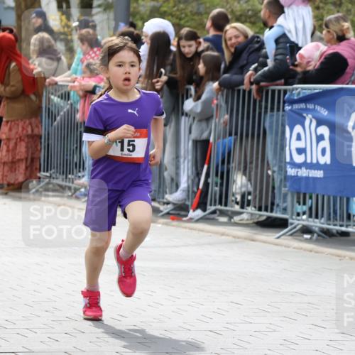12.04.2026 - 45. Internationalen Wilhelmsburger Insellauf Strokosch-Dieckow http://msf.ph/oto/9489693 12.04.2026 14:08:00 Ziel 15, 1508 meine-sportfotos.de