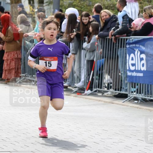 12.04.2026 - 45. Internationalen Wilhelmsburger Insellauf Strokosch-Dieckow http://msf.ph/oto/9489694 12.04.2026 14:08:00 Ziel 15, 1508 meine-sportfotos.de