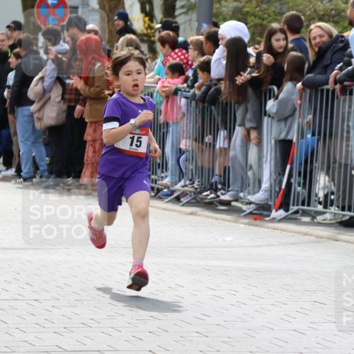 12.04.2026 - 45. Internationalen Wilhelmsburger Insellauf Strokosch-Dieckow http://msf.ph/oto/9489700 12.04.2026 14:08:00 Ziel 15, 1508 meine-sportfotos.de