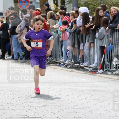 12.04.2026 - 45. Internationalen Wilhelmsburger Insellauf Strokosch-Dieckow http://msf.ph/oto/9489703 12.04.2026 14:08:00 Ziel 15, 1508 meine-sportfotos.de