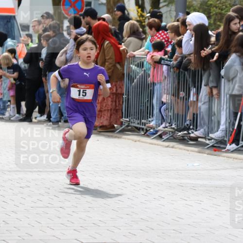 12.04.2026 - 45. Internationalen Wilhelmsburger Insellauf Strokosch-Dieckow http://msf.ph/oto/9489706 12.04.2026 14:08:00 Ziel 15, 1508 meine-sportfotos.de