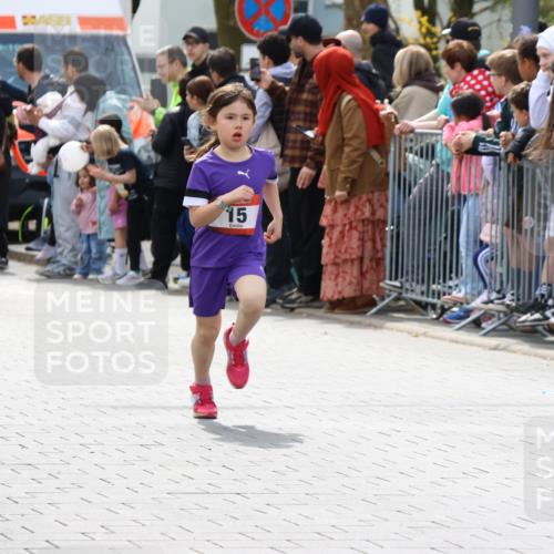 12.04.2026 - 45. Internationalen Wilhelmsburger Insellauf Strokosch-Dieckow http://msf.ph/oto/9489710 12.04.2026 14:07:59 Ziel 15, 1508 meine-sportfotos.de