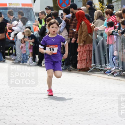 12.04.2026 - 45. Internationalen Wilhelmsburger Insellauf Strokosch-Dieckow http://msf.ph/oto/9489711 12.04.2026 14:07:59 Ziel 15, 1508 meine-sportfotos.de