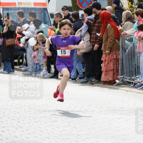 12.04.2026 - 45. Internationalen Wilhelmsburger Insellauf Strokosch-Dieckow http://msf.ph/oto/9489713 12.04.2026 14:07:59 Ziel 15, 1508 meine-sportfotos.de