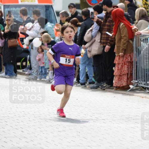 12.04.2026 - 45. Internationalen Wilhelmsburger Insellauf Strokosch-Dieckow http://msf.ph/oto/9489715 12.04.2026 14:07:59 Ziel 15, 1508 meine-sportfotos.de