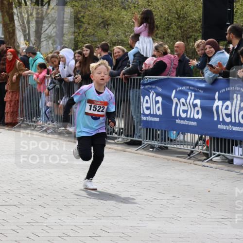 12.04.2026 - 45. Internationalen Wilhelmsburger Insellauf Strokosch-Dieckow http://msf.ph/oto/9489722 12.04.2026 14:07:47 Ziel 1522 meine-sportfotos.de