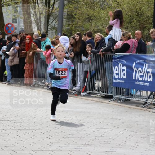 12.04.2026 - 45. Internationalen Wilhelmsburger Insellauf Strokosch-Dieckow http://msf.ph/oto/9489726 12.04.2026 14:07:47 Ziel 1522 meine-sportfotos.de