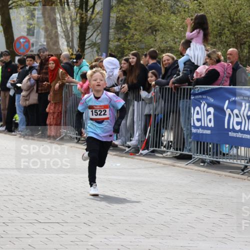 12.04.2026 - 45. Internationalen Wilhelmsburger Insellauf Strokosch-Dieckow http://msf.ph/oto/9489727 12.04.2026 14:07:47 Ziel 1522 meine-sportfotos.de