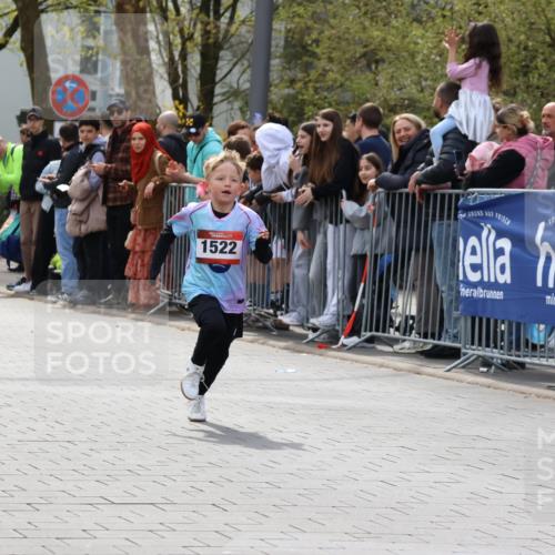 12.04.2026 - 45. Internationalen Wilhelmsburger Insellauf Strokosch-Dieckow http://msf.ph/oto/9489729 12.04.2026 14:07:47 Ziel 1522 meine-sportfotos.de