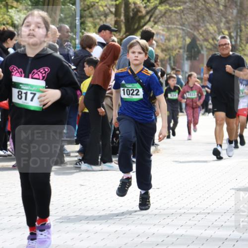 12.04.2026 - 45. Internationalen Wilhelmsburger Insellauf Strokosch-Dieckow http://msf.ph/oto/9489737 12.04.2026 14:36:17 Ziel 1024, 517, 521, 817, 1022 meine-sportfotos.de