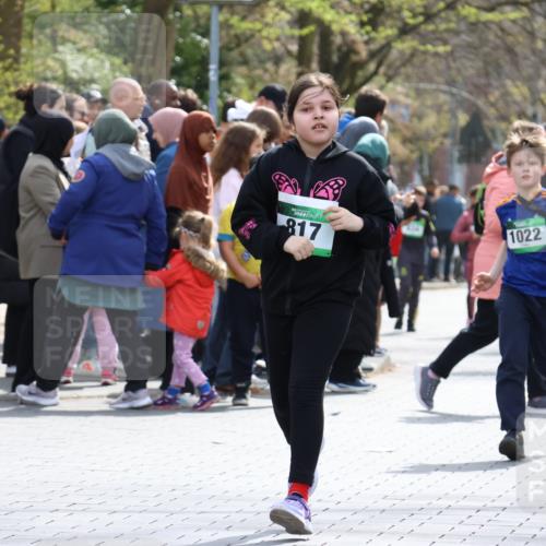 12.04.2026 - 45. Internationalen Wilhelmsburger Insellauf Strokosch-Dieckow http://msf.ph/oto/9489739 12.04.2026 14:36:16 Ziel 125, 827, 1024, 517, 521, 817, 1022 meine-sportfotos.de