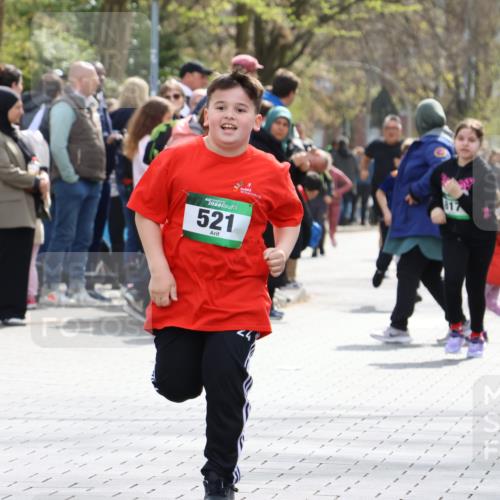 12.04.2026 - 45. Internationalen Wilhelmsburger Insellauf Strokosch-Dieckow http://msf.ph/oto/9489744 12.04.2026 14:36:13 Ziel 820, 328, 1025, 360, 325, 125, 827, 1024, 517, 521 meine-sportfotos.de