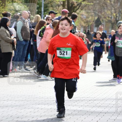 12.04.2026 - 45. Internationalen Wilhelmsburger Insellauf Strokosch-Dieckow http://msf.ph/oto/9489748 12.04.2026 14:36:13 Ziel 820, 328, 1025, 360, 325, 125, 827, 1024, 517, 521 meine-sportfotos.de