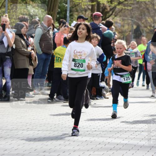 12.04.2026 - 45. Internationalen Wilhelmsburger Insellauf Strokosch-Dieckow http://msf.ph/oto/9489770 12.04.2026 14:36:03 Ziel 847, 641, 1056, 411, 93, 148, 1710, 863, 820, 328, 1025, 360, 325 meine-sportfotos.de