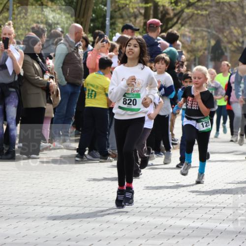 12.04.2026 - 45. Internationalen Wilhelmsburger Insellauf Strokosch-Dieckow http://msf.ph/oto/9489772 12.04.2026 14:36:03 Ziel 847, 641, 1056, 411, 93, 148, 1710, 863, 820, 328, 1025, 360, 325 meine-sportfotos.de