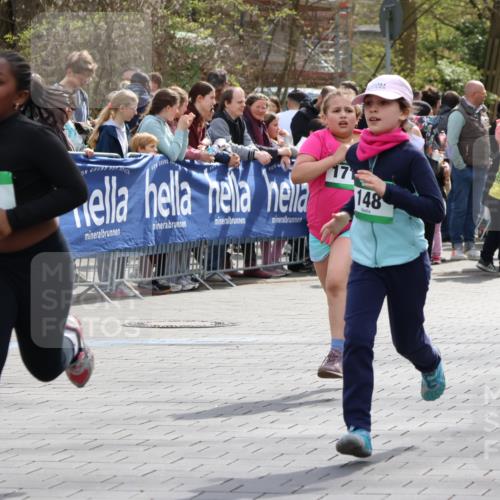 12.04.2026 - 45. Internationalen Wilhelmsburger Insellauf Strokosch-Dieckow http://msf.ph/oto/9489778 12.04.2026 14:36:00 Ziel 344, 90, 1732, 847, 641, 1056, 411, 93, 148, 1710, 863 meine-sportfotos.de