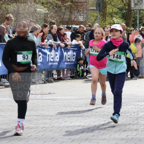 12.04.2026 - 45. Internationalen Wilhelmsburger Insellauf Strokosch-Dieckow http://msf.ph/oto/9489783 12.04.2026 14:36:00 Ziel 344, 90, 1732, 847, 641, 1056, 411, 93, 148, 1710, 863 meine-sportfotos.de