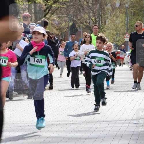12.04.2026 - 45. Internationalen Wilhelmsburger Insellauf Strokosch-Dieckow http://msf.ph/oto/9489787 12.04.2026 14:35:59 Ziel 79, 76, 344, 90, 1732, 847, 641, 1056, 411, 93, 148, 1710, 863 meine-sportfotos.de