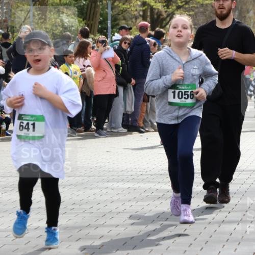12.04.2026 - 45. Internationalen Wilhelmsburger Insellauf Strokosch-Dieckow http://msf.ph/oto/9489791 12.04.2026 14:35:56 Ziel 583, 628, 557, 585, 79, 76, 344, 90, 1732, 847, 641, 1056, 411, 93, 148 meine-sportfotos.de