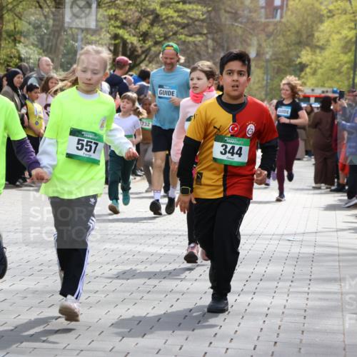 12.04.2026 - 45. Internationalen Wilhelmsburger Insellauf Strokosch-Dieckow http://msf.ph/oto/9489806 12.04.2026 14:35:49 Ziel 13, 850, 481, 81, 1069, 583, 628, 557, 585, 79, 76, 344, 90, 1732 meine-sportfotos.de