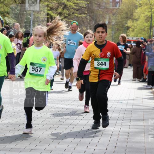 12.04.2026 - 45. Internationalen Wilhelmsburger Insellauf Strokosch-Dieckow http://msf.ph/oto/9489809 12.04.2026 14:35:49 Ziel 13, 850, 481, 81, 1069, 583, 628, 557, 585, 79, 76, 344, 90, 1732 meine-sportfotos.de