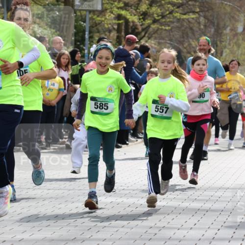 12.04.2026 - 45. Internationalen Wilhelmsburger Insellauf Strokosch-Dieckow http://msf.ph/oto/9489810 12.04.2026 14:35:47 Ziel 77, 549, 1729, 606, 13, 850, 481, 81, 1069, 583, 628, 557, 585, 79, 76 meine-sportfotos.de