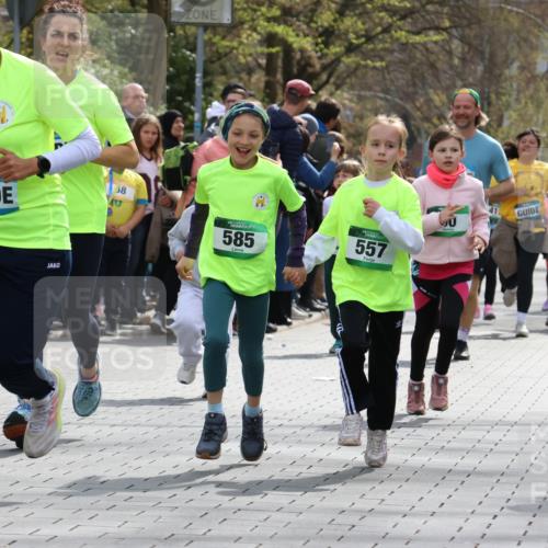 12.04.2026 - 45. Internationalen Wilhelmsburger Insellauf Strokosch-Dieckow http://msf.ph/oto/9489811 12.04.2026 14:35:47 Ziel 77, 549, 1729, 606, 13, 850, 481, 81, 1069, 583, 628, 557, 585, 79, 76 meine-sportfotos.de