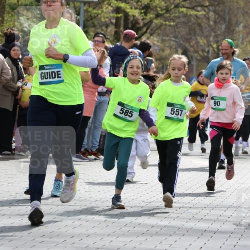 12.04.2026 - 45. Internationalen Wilhelmsburger Insellauf Strokosch-Dieckow http://msf.ph/oto/9489817 12.04.2026 14:35:46 Ziel 77, 549, 1729, 606, 13, 850, 481, 81, 1069, 583, 628, 557, 585 meine-sportfotos.de