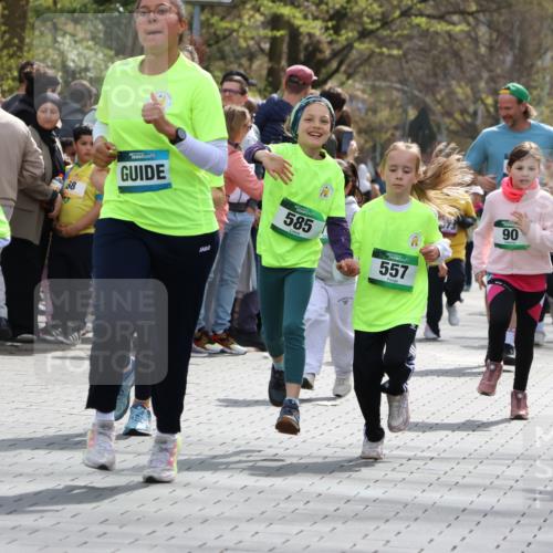 12.04.2026 - 45. Internationalen Wilhelmsburger Insellauf Strokosch-Dieckow http://msf.ph/oto/9489819 12.04.2026 14:35:46 Ziel 77, 549, 1729, 606, 13, 850, 481, 81, 1069, 583, 628, 557, 585 meine-sportfotos.de