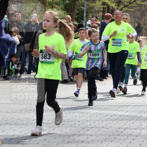 12.04.2026 - 45. Internationalen Wilhelmsburger Insellauf Strokosch-Dieckow http://msf.ph/oto/9489823 12.04.2026 14:35:45 Ziel 77, 549, 1729, 606, 13, 850, 481, 81, 1069, 583, 628, 557, 585 meine-sportfotos.de
