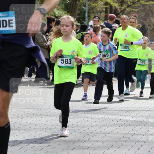 12.04.2026 - 45. Internationalen Wilhelmsburger Insellauf Strokosch-Dieckow http://msf.ph/oto/9489827 12.04.2026 14:35:44 Ziel 118, 322, 525, 77, 549, 1729, 606, 13, 850, 481, 81, 1069, 583 meine-sportfotos.de