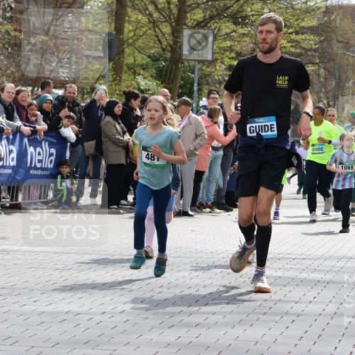 12.04.2026 - 45. Internationalen Wilhelmsburger Insellauf Strokosch-Dieckow http://msf.ph/oto/9489828 12.04.2026 14:35:42 Ziel 425, 813, 674, 1724, 118, 322, 525, 77, 549, 1729, 606, 13, 850, 481, 81 meine-sportfotos.de
