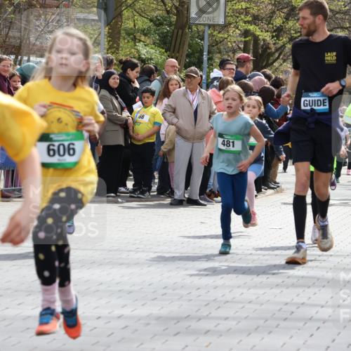 12.04.2026 - 45. Internationalen Wilhelmsburger Insellauf Strokosch-Dieckow http://msf.ph/oto/9489832 12.04.2026 14:35:41 Ziel 364, 425, 813, 674, 1724, 118, 322, 525, 77, 549, 1729, 606, 13, 850, 481, 81 meine-sportfotos.de