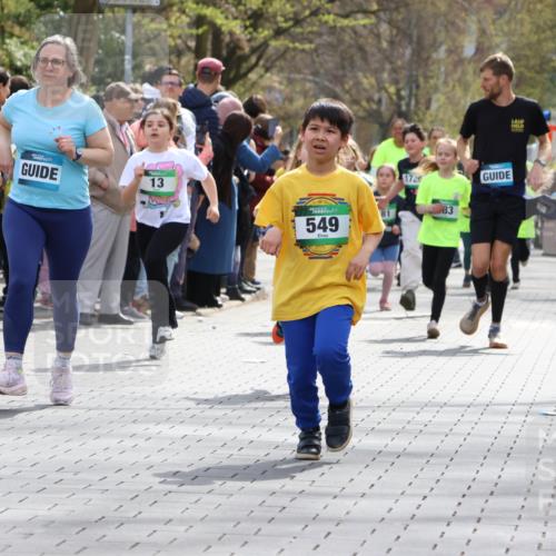 12.04.2026 - 45. Internationalen Wilhelmsburger Insellauf Strokosch-Dieckow http://msf.ph/oto/9489846 12.04.2026 14:35:38 Ziel 851, 515, 432, 513, 442, 603, 364, 425, 813, 674, 1724, 118, 322, 525, 77, 549, 1729, 606, 13 meine-sportfotos.de