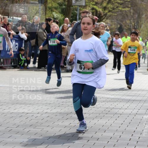 12.04.2026 - 45. Internationalen Wilhelmsburger Insellauf Strokosch-Dieckow http://msf.ph/oto/9489848 12.04.2026 14:35:36 Ziel 514, 594, 680, 851, 515, 432, 513, 442, 603, 364, 425, 813, 674, 1724, 118, 322, 525, 77, 549, 1729, 606 meine-sportfotos.de