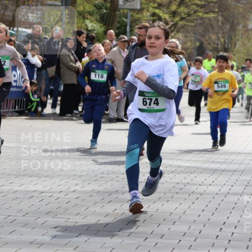 12.04.2026 - 45. Internationalen Wilhelmsburger Insellauf Strokosch-Dieckow http://msf.ph/oto/9489850 12.04.2026 14:35:36 Ziel 514, 594, 680, 851, 515, 432, 513, 442, 603, 364, 425, 813, 674, 1724, 118, 322, 525, 77, 549, 1729, 606 meine-sportfotos.de