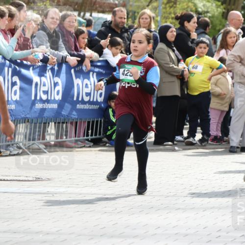 12.04.2026 - 45. Internationalen Wilhelmsburger Insellauf Strokosch-Dieckow http://msf.ph/oto/9489859 12.04.2026 14:35:34 Ziel 334, 514, 594, 680, 851, 515, 432, 513, 442, 603, 364, 425, 813, 674, 1724, 118, 322, 525 meine-sportfotos.de