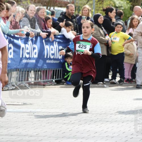 12.04.2026 - 45. Internationalen Wilhelmsburger Insellauf Strokosch-Dieckow http://msf.ph/oto/9489860 12.04.2026 14:35:34 Ziel 334, 514, 594, 680, 851, 515, 432, 513, 442, 603, 364, 425, 813, 674, 1724, 118, 322, 525 meine-sportfotos.de