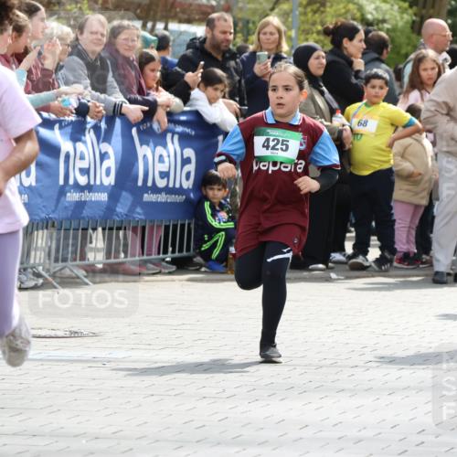 12.04.2026 - 45. Internationalen Wilhelmsburger Insellauf Strokosch-Dieckow http://msf.ph/oto/9489861 12.04.2026 14:35:34 Ziel 334, 514, 594, 680, 851, 515, 432, 513, 442, 603, 364, 425, 813, 674, 1724, 118, 322, 525 meine-sportfotos.de