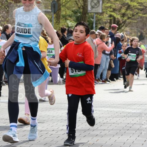 12.04.2026 - 45. Internationalen Wilhelmsburger Insellauf Strokosch-Dieckow http://msf.ph/oto/9489864 12.04.2026 14:35:32 Ziel 474, 484, 137, 582, 334, 514, 594, 680, 851, 515, 432, 513, 442, 603, 364, 425, 813, 674, 1724, 118, 322, 525 meine-sportfotos.de