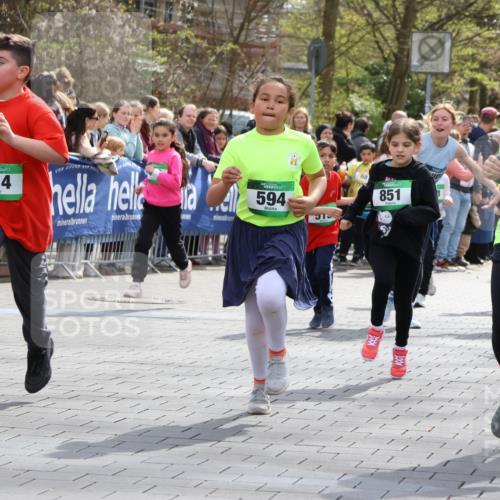 12.04.2026 - 45. Internationalen Wilhelmsburger Insellauf Strokosch-Dieckow http://msf.ph/oto/9489869 12.04.2026 14:35:29 Ziel 1717, 312, 340, 848, 1728, 474, 484, 137, 582, 334, 514, 594, 680, 851, 515, 432, 513, 442, 603, 364 meine-sportfotos.de