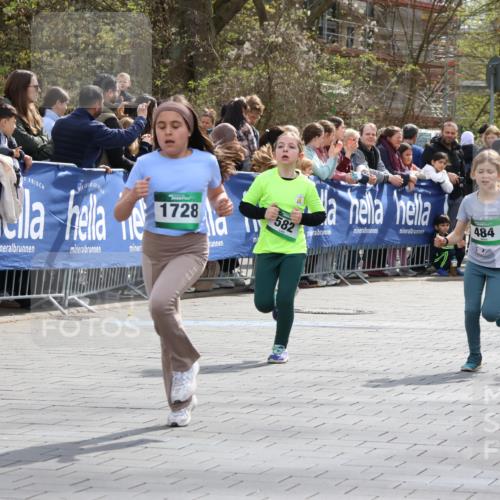 12.04.2026 - 45. Internationalen Wilhelmsburger Insellauf Strokosch-Dieckow http://msf.ph/oto/9489890 12.04.2026 14:35:25 Ziel 366, 574, 1017, 1717, 312, 340, 848, 1728, 474, 484, 137, 582, 334, 514, 594, 680 meine-sportfotos.de