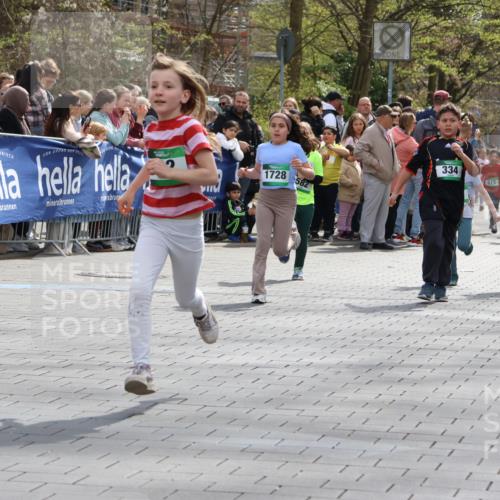12.04.2026 - 45. Internationalen Wilhelmsburger Insellauf Strokosch-Dieckow http://msf.ph/oto/9489896 12.04.2026 14:35:23 Ziel 419, 80, 366, 574, 1017, 1717, 312, 340, 848, 1728, 474, 484, 137, 582, 334 meine-sportfotos.de