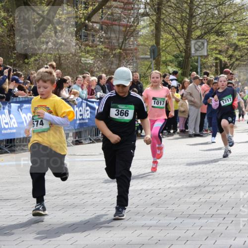 12.04.2026 - 45. Internationalen Wilhelmsburger Insellauf Strokosch-Dieckow http://msf.ph/oto/9489911 12.04.2026 14:35:19 Ziel 1703, 156, 659, 873, 142, 522, 1009, 419, 80, 366, 574, 1017, 1717, 312, 340, 848, 1728 meine-sportfotos.de